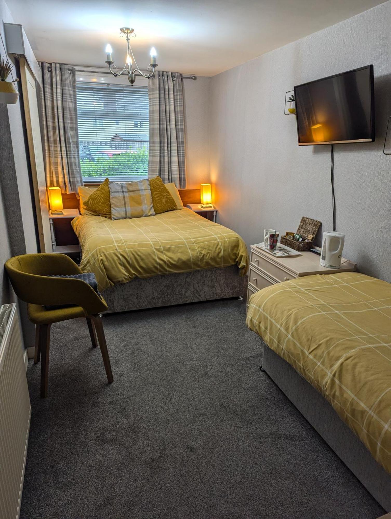 Rooms At Tarrareoch Bathgate Habitación foto